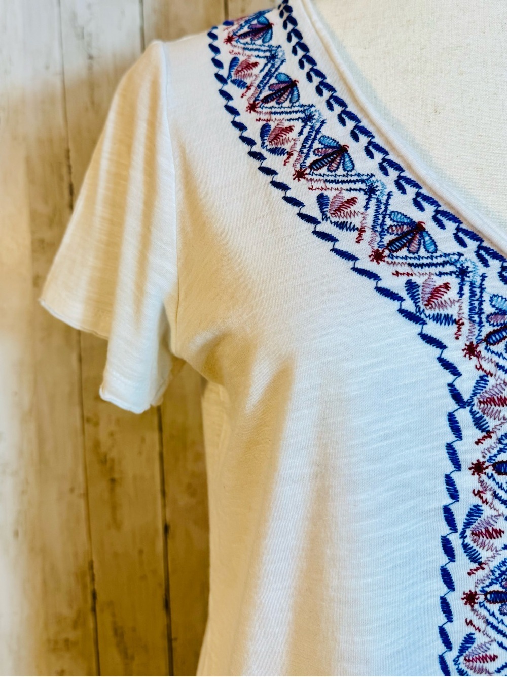 Knox Rose Embroidered Boho Tee | White Short Sleeve Top | Medium - Picture 5 of 10